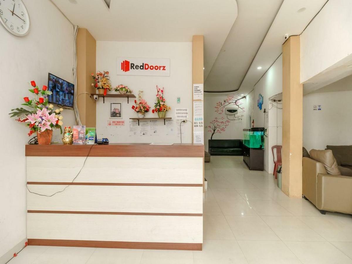 Reddoorz At Tara Homestay Палембанг Екстер'єр фото
